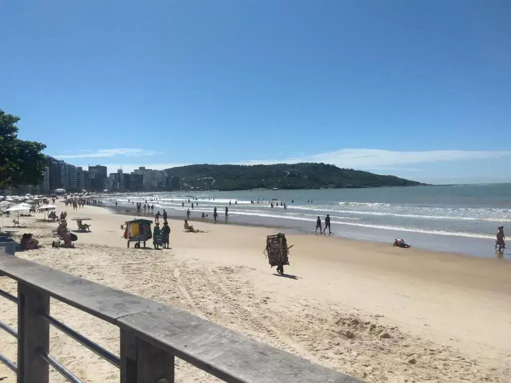 Cobertura c/ vista para o mar e montanhas, churrasqueira, 4 quartos 2 Vg garagem
