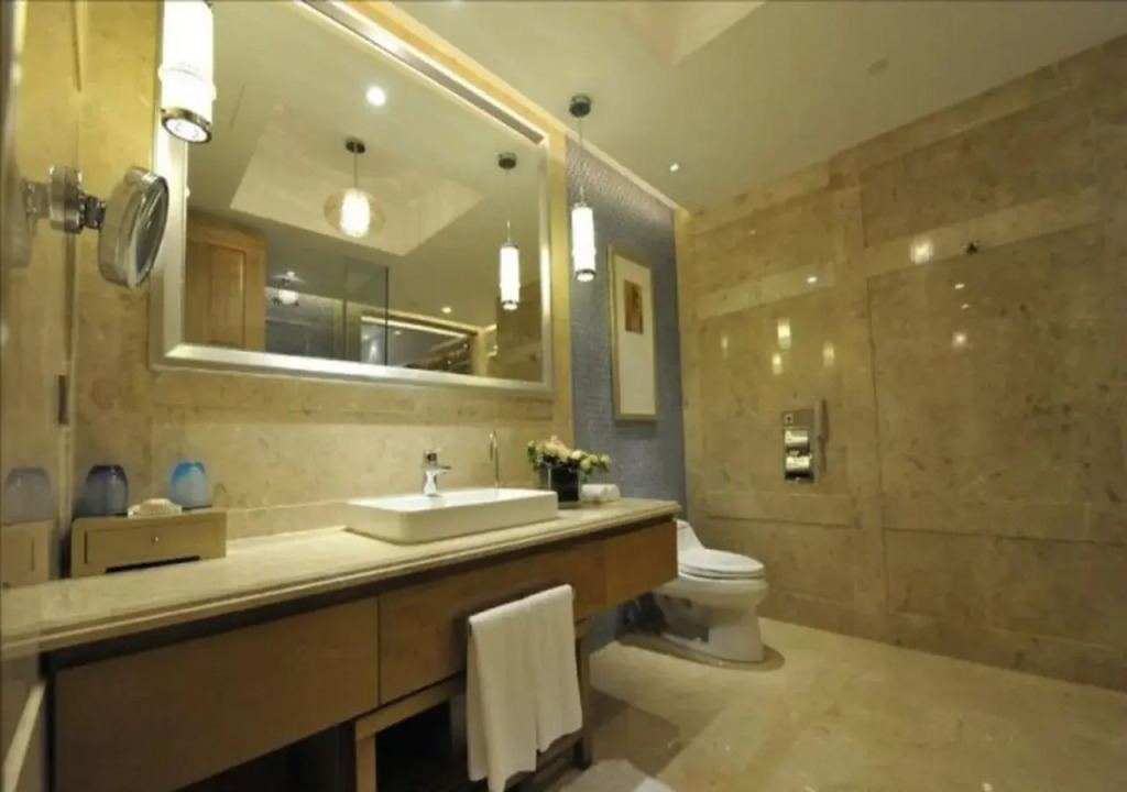 Sovereign Hotel Zhanjiang