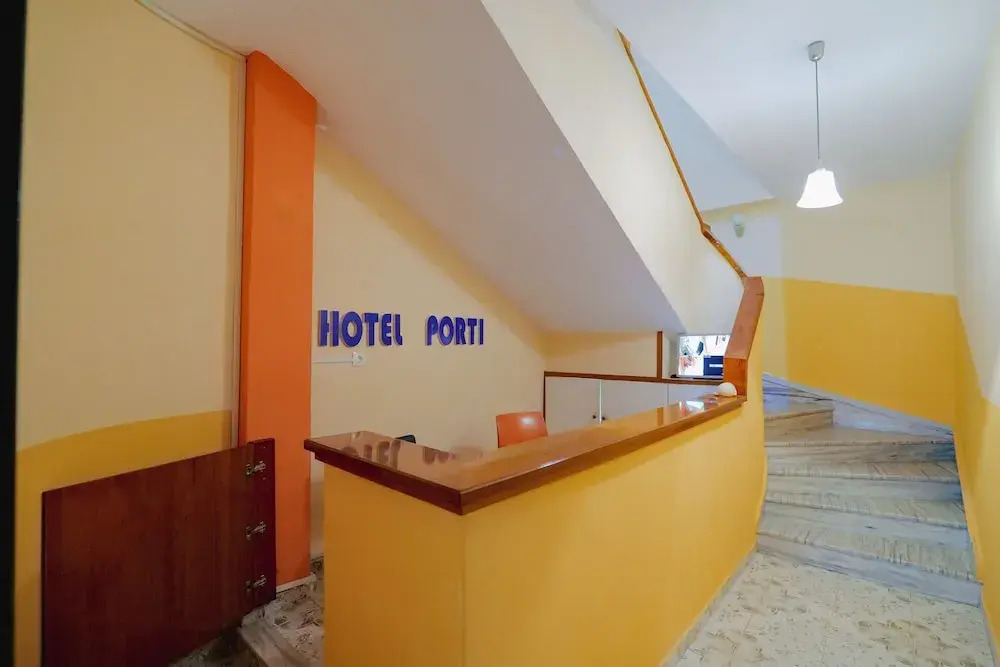 Hotel Porti