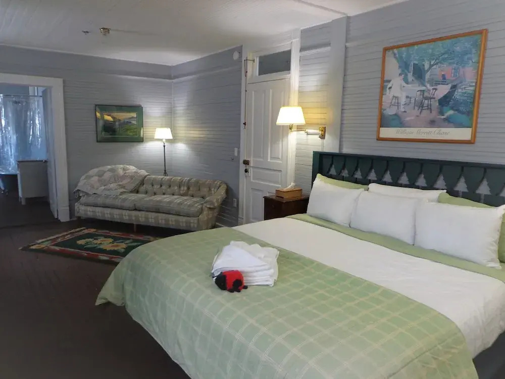Grand Old Lady Hotel