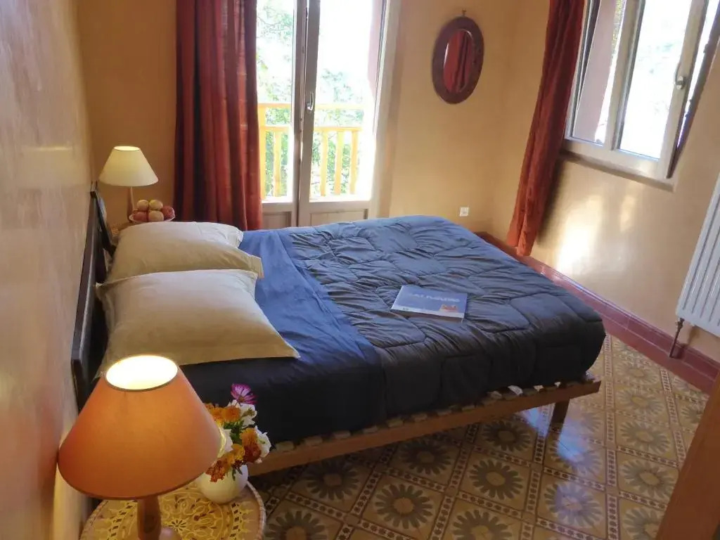 Eco-hôtel et Yourtes du Mercantour