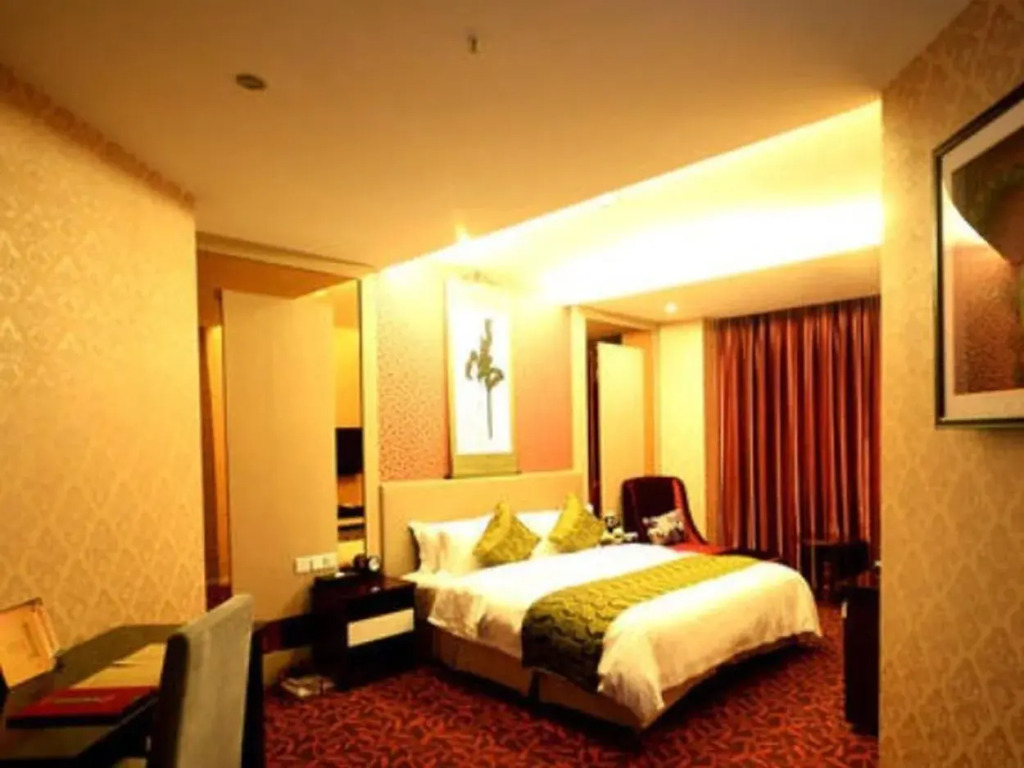 Rayne Holiday Hotel