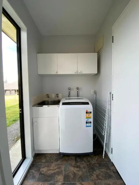 15b Caverhill Close