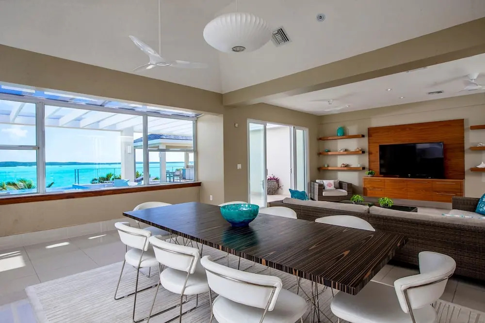 5 BR Waterfront Villa On Chalk Sound Blue Water