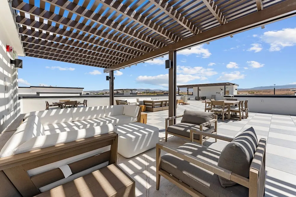 Somewhere On A Beach 5 Bedroom Townhouse