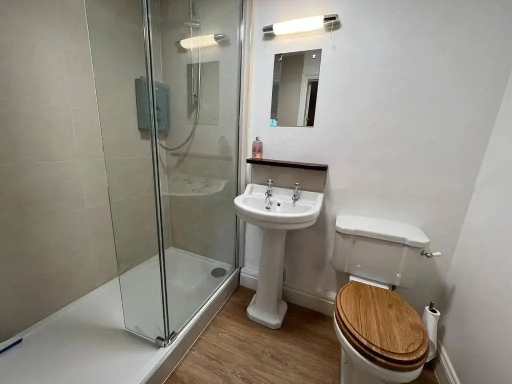 House - Sleeps 10 Pet friendly & Parking
