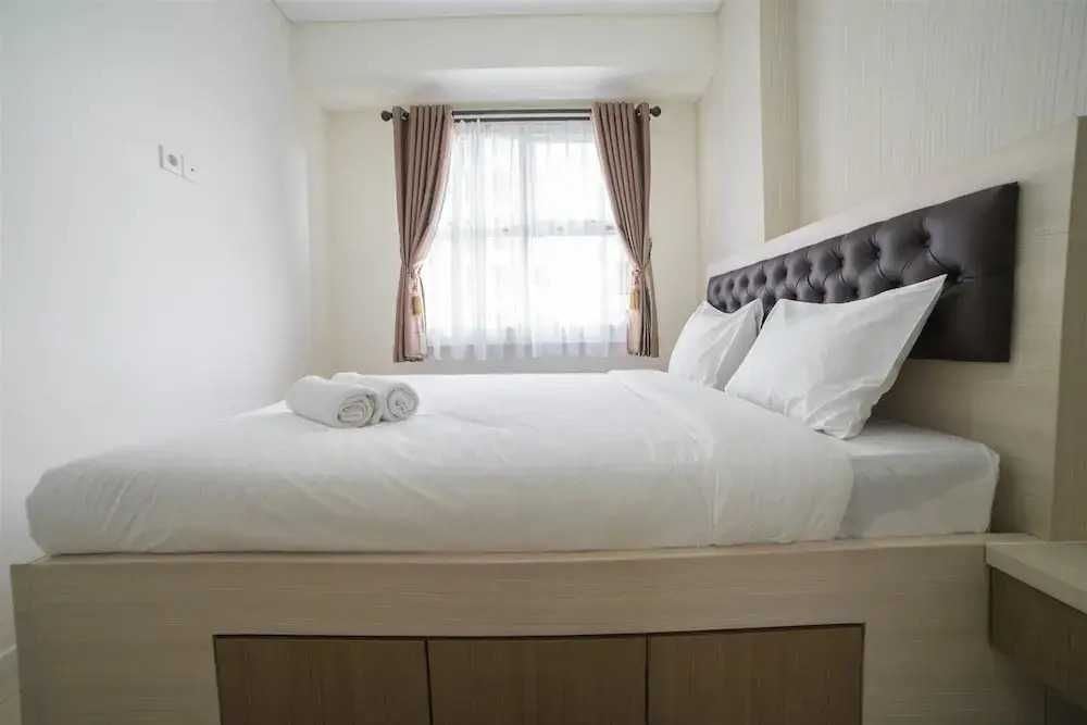 Serene & Cozy Apartment at Parahyangan Residences
