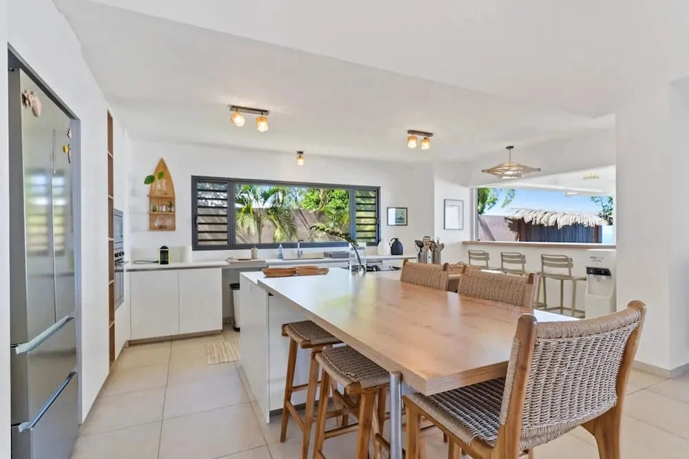 Spacious 3BR Oceanfront Retreat Paea Tahiti