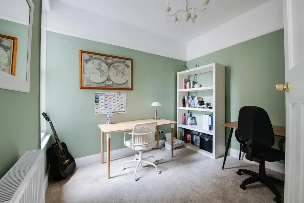 Super stylish, large 3 bedroom Victorian House in Southsea