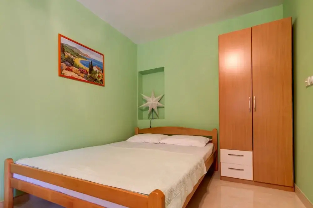 Studio With Pool Near Airport