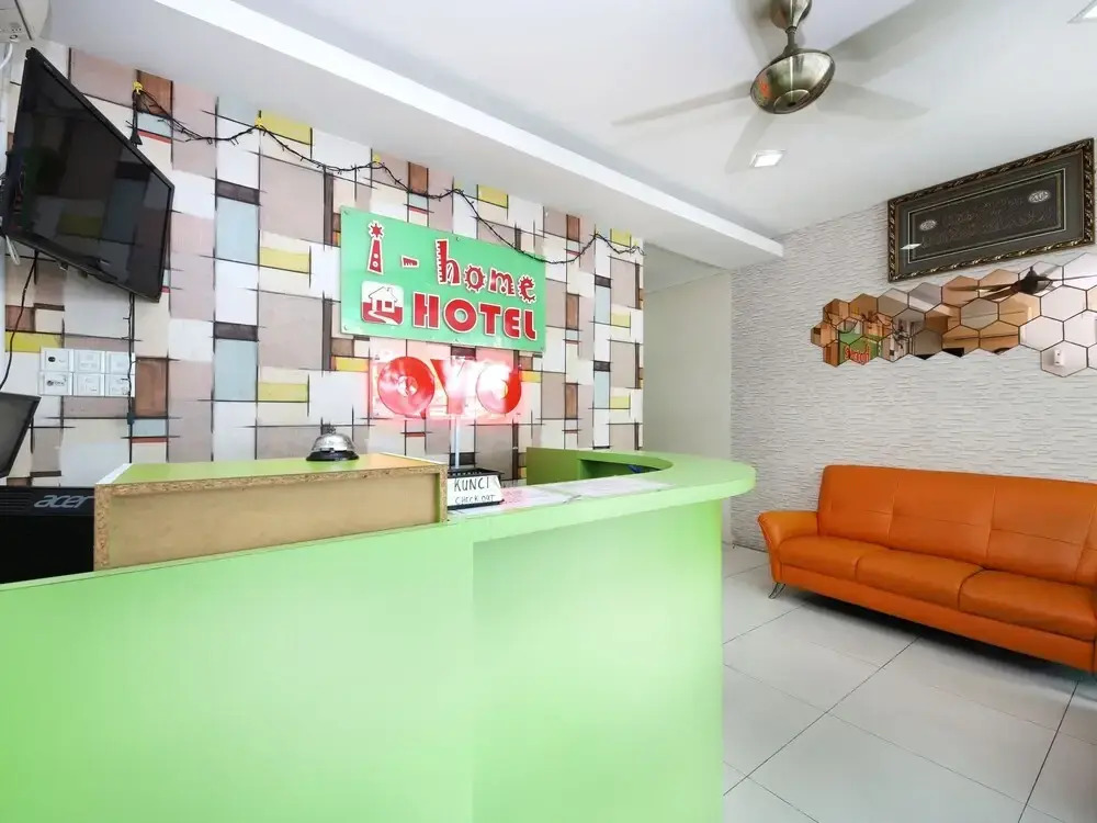 Oyo 11344 I Home Hotel