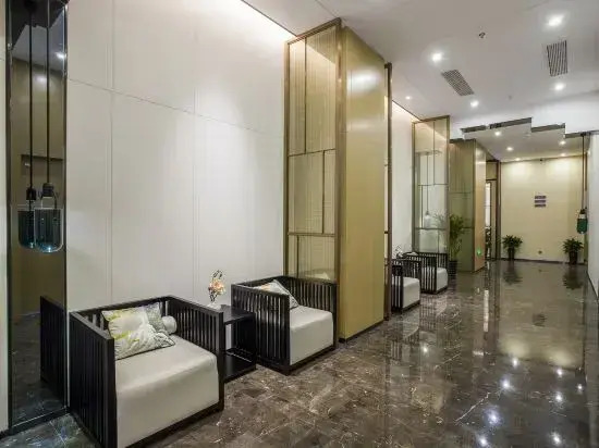 Magnotel (Zhenjiang South Railway Station Greenland Plaza Branch)