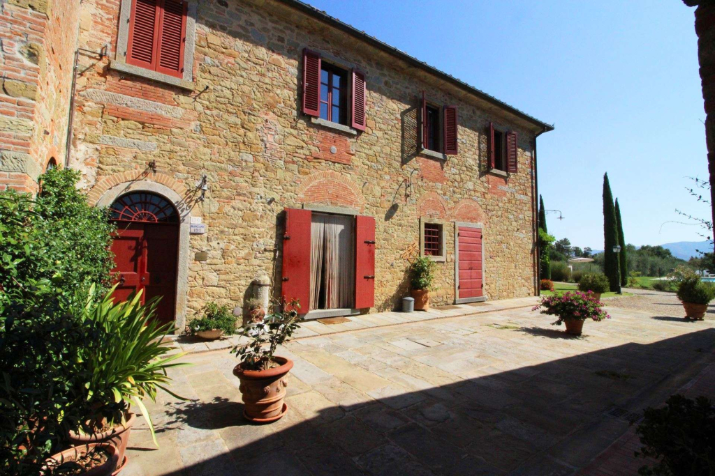 Private Villa With Wifi, Private Pool, TV, Veranda, Pets Allowed, Parking, Close to Cortona