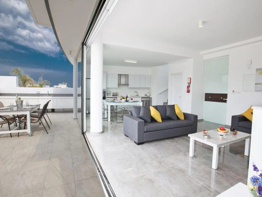 Villa Olive Bronze, Luxurious 2Bdr With Pool, Close To Protaras Strip And Beach