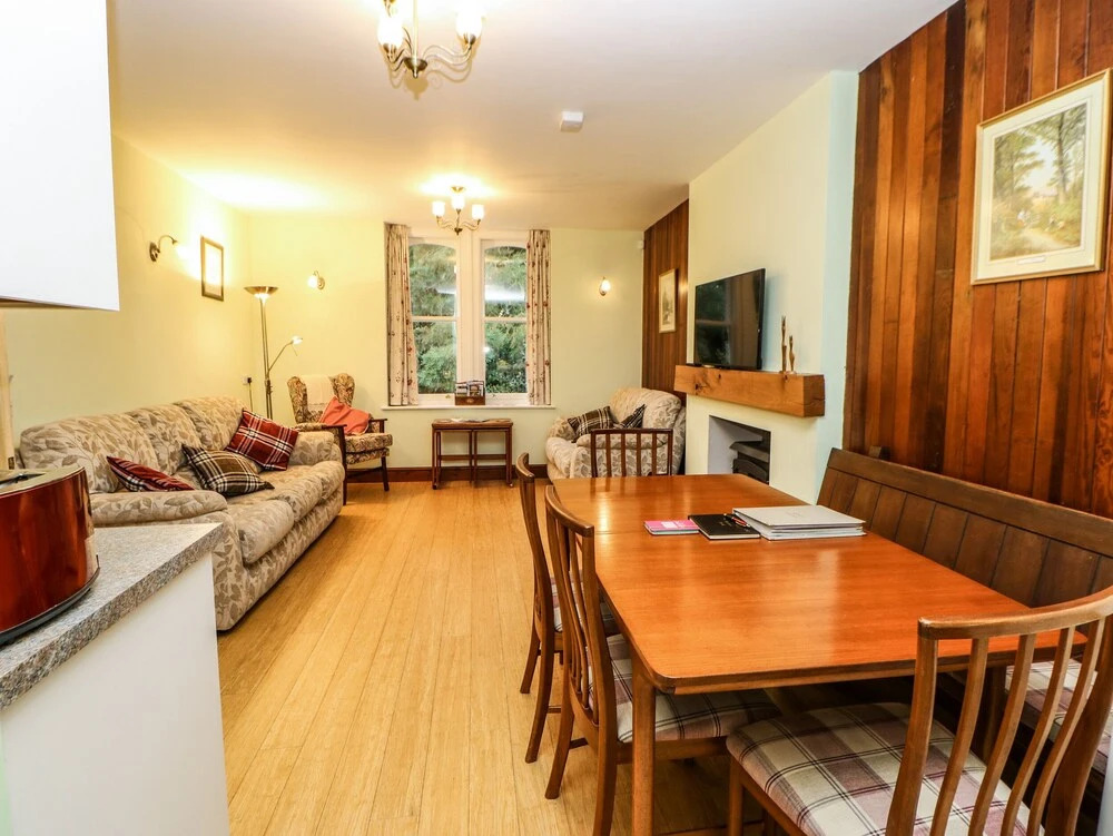 Holly Lodge