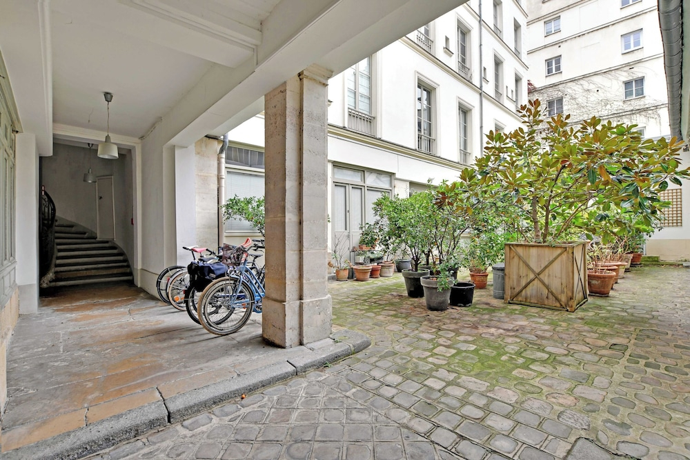 Charming Appt- 4p/1br- in the Heart of the Marais