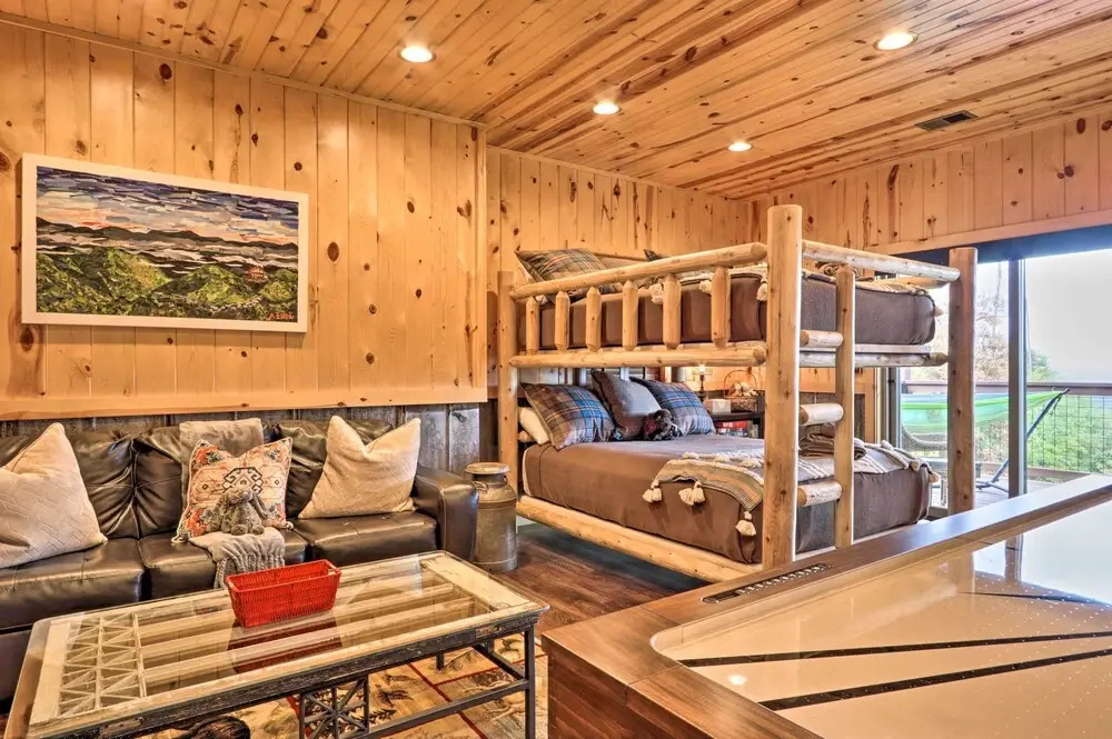 Woodsy Retreat w/ Fire Pit & Resort Amenities