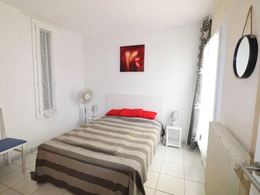 Maison Méditerranéenne 60m² avec Patio et Parking Privé, à 5min de la Plage, 3 Pièces Confortables - FR-1-307-6