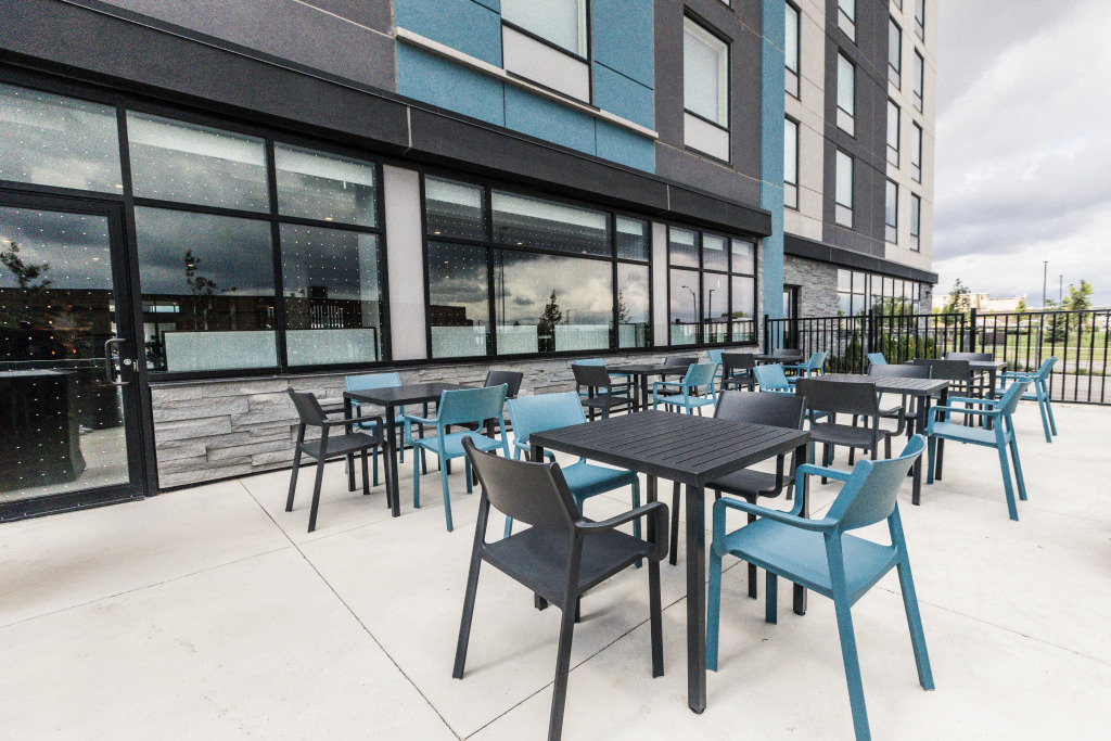 Holiday Inn Express & Suites Toronto Airport South by IHG