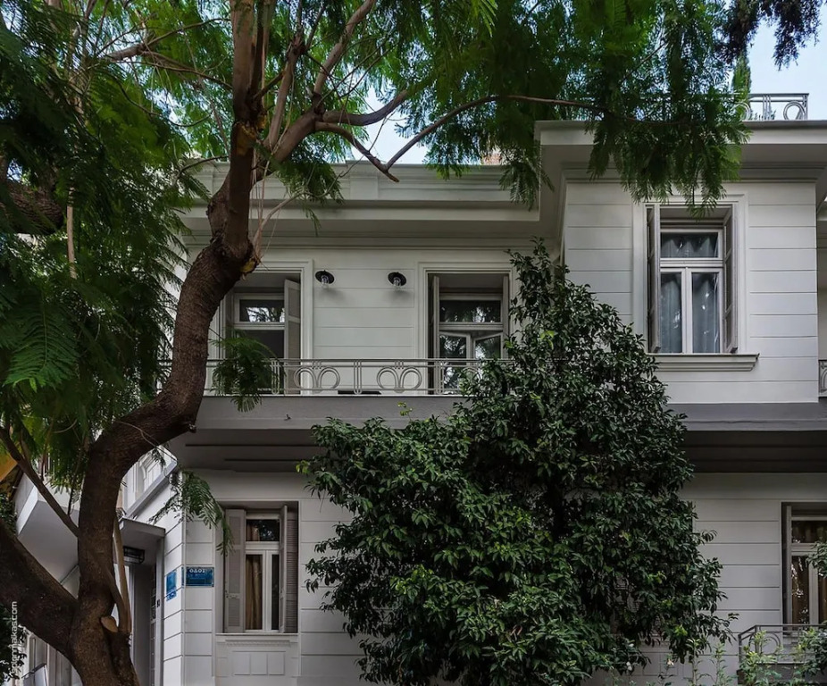 1930s Athenian House by YHA