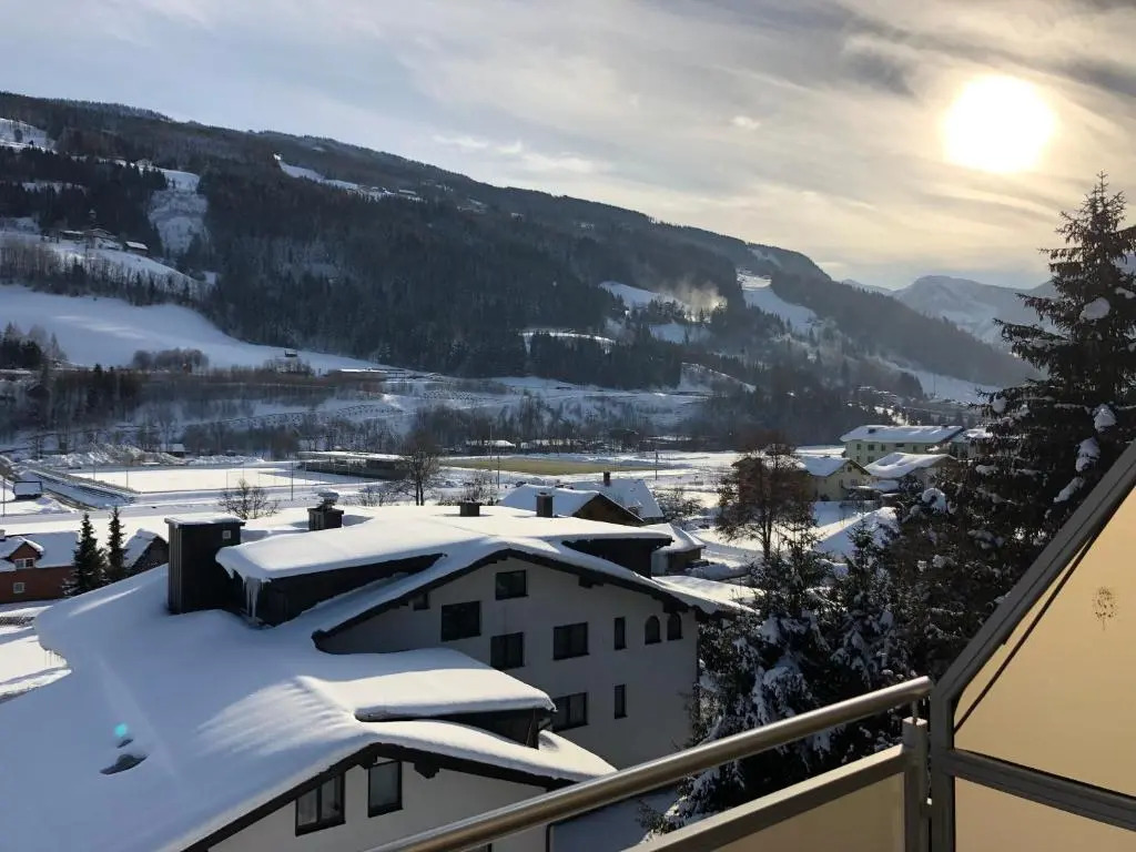 Sunshine Apartments - Great Mountain View