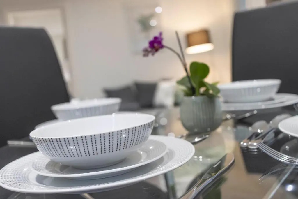 OPP Apartments LH11 - city centre, secure parking, fitness suite, brand new!
