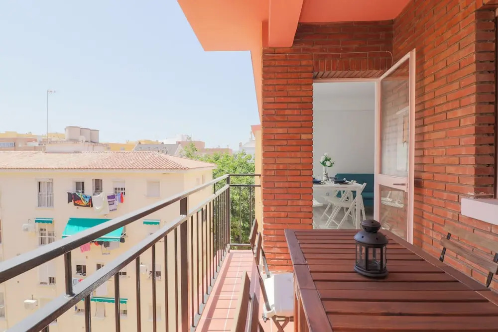 Brrand New 3 Bedroom Apartment By The Center