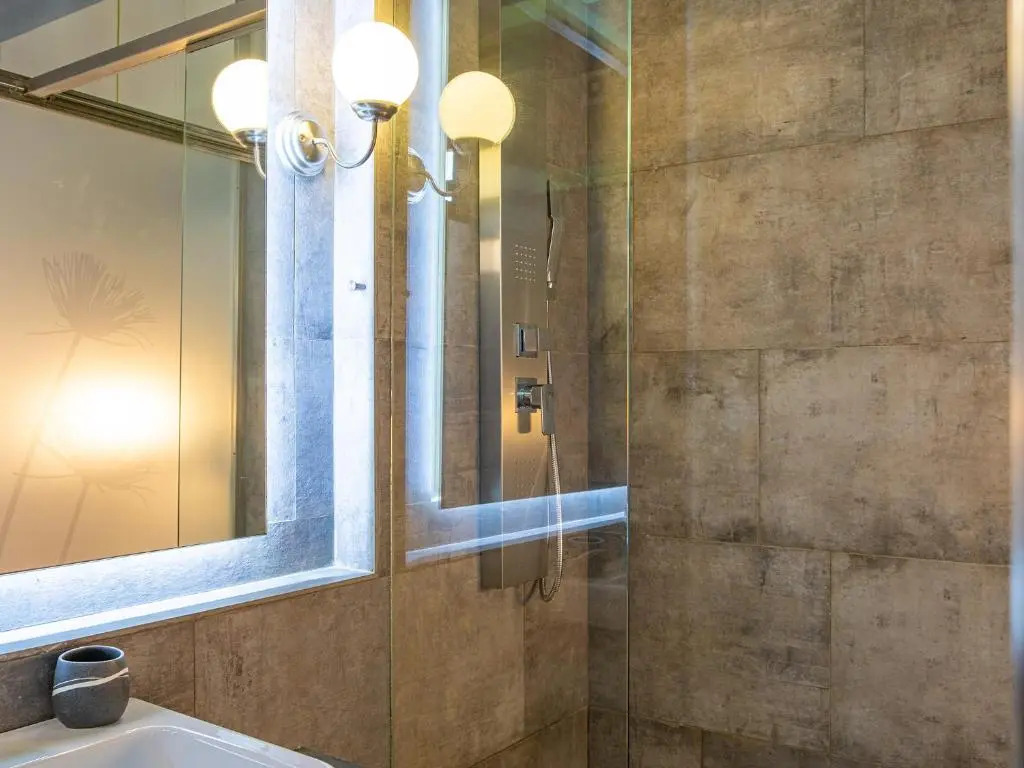 Design 4 Rooms
