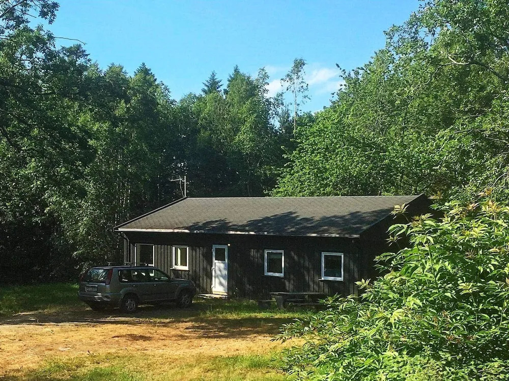 16 Person Holiday Home in Færvik