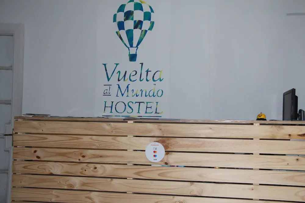Vuelta Al Mundo Hostel