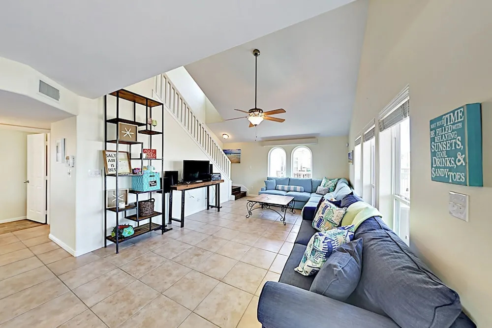 Canal 22108 - 3 Br Home
