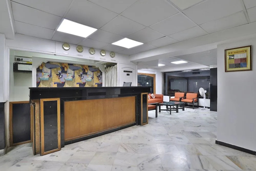 OYO 2308 Hotel Crown