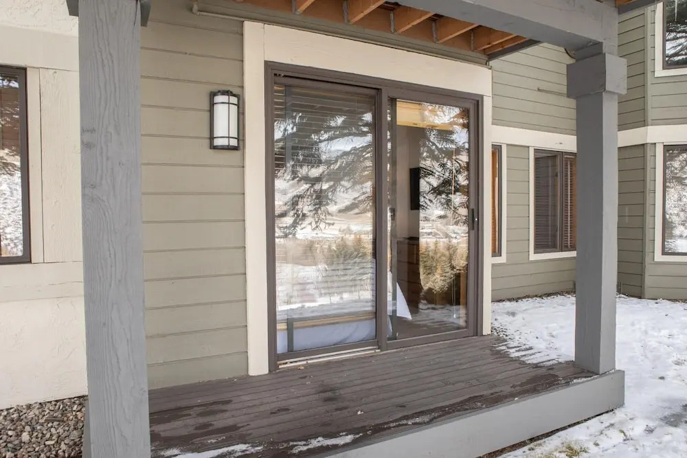 82 Ridgepoint 3 Bedroom Townhouse by RedAwning