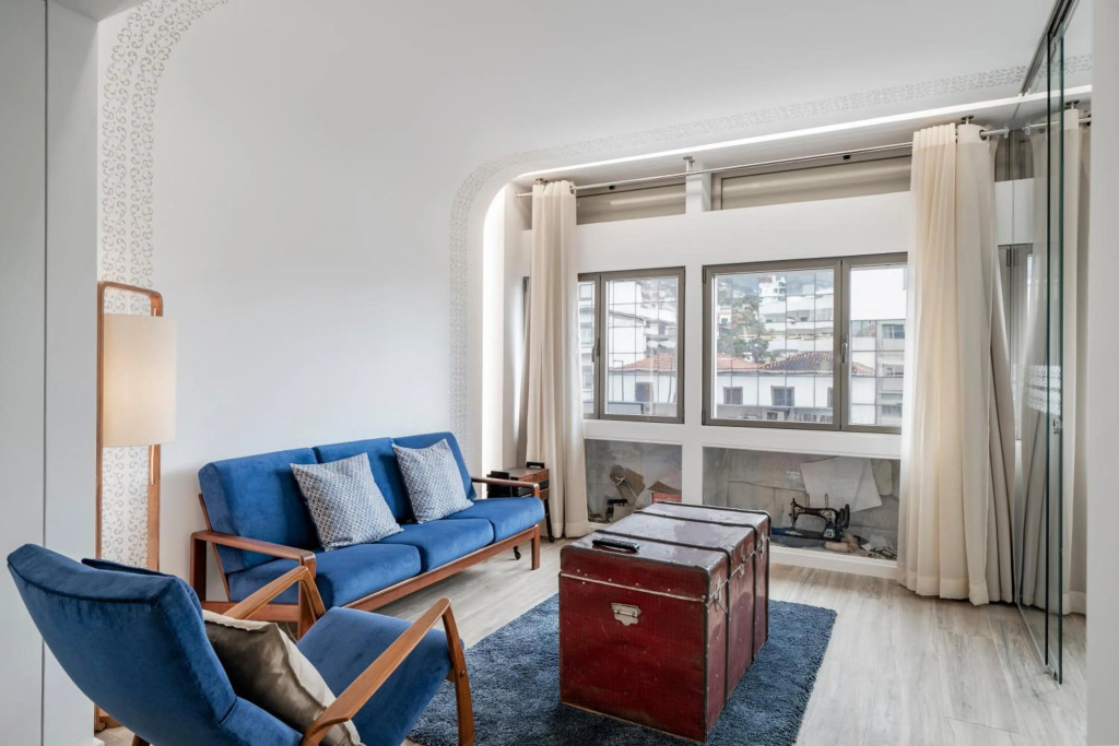 Drapes Design Apartments 3A Francês by An Island Apart