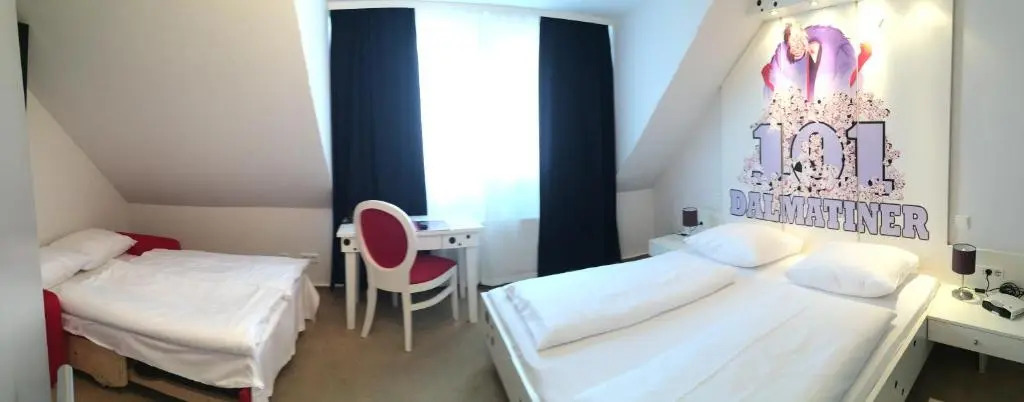 CineHotel Maroni