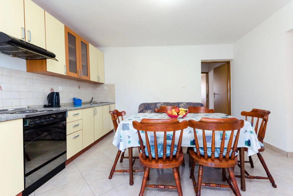 Apartments Ester