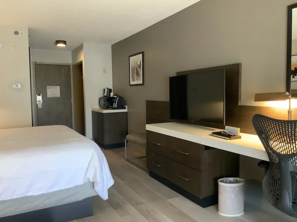 Crowne Plaza Nashville Airport by IHG