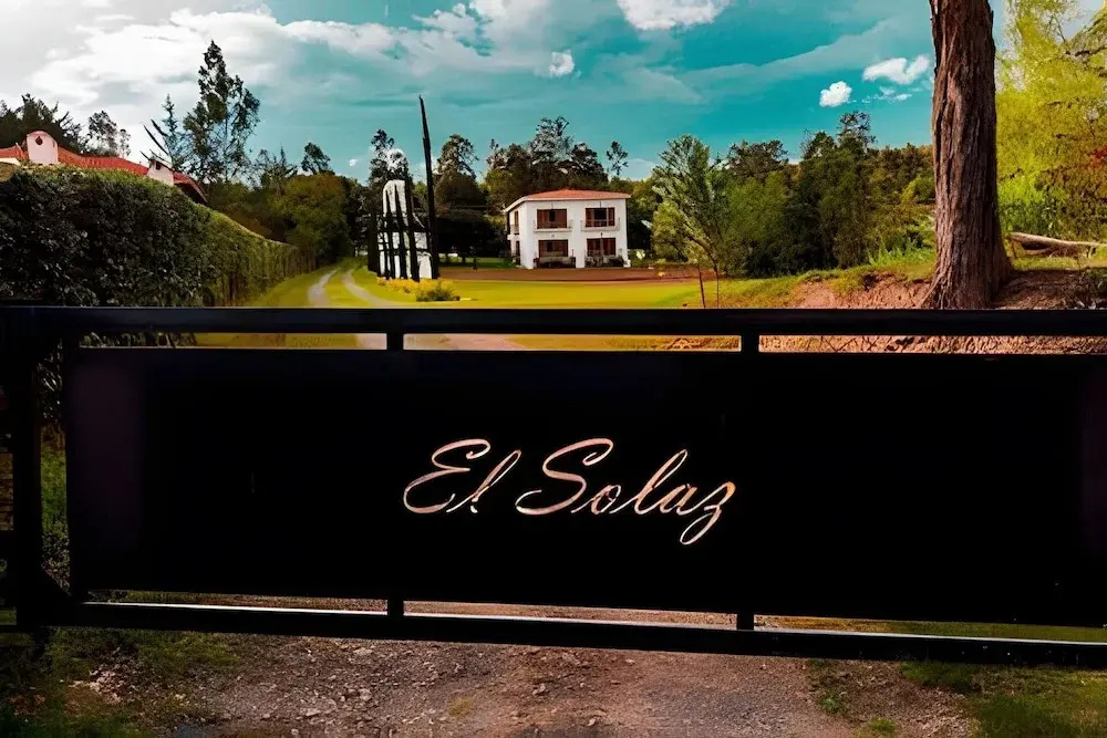 El Solaz Suites By Honnor Living
