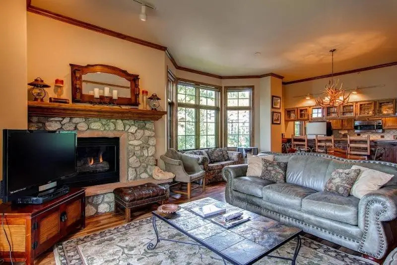 Beaver Creek, 2 Bedroom Condo at the Borders, Ski-In Ski-Out, in the Village