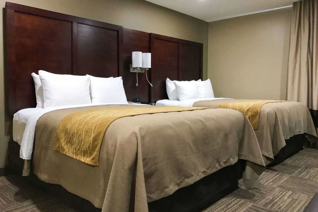 Giles Hotel Inn & Suites