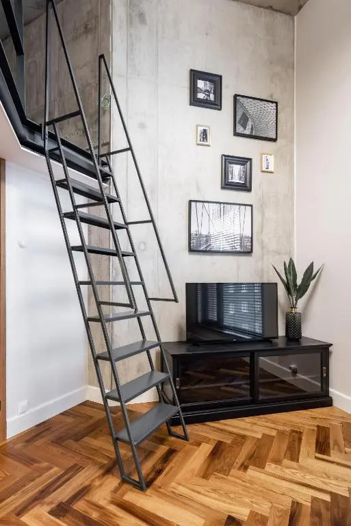 Dream Stay - Modern City Center Loft Near Bus Station