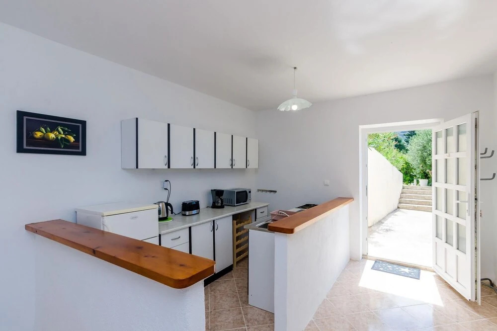 Villa Leonardo - Two Bedroom Apartment With Terrace and Sea View ID Direct Booker 8559
