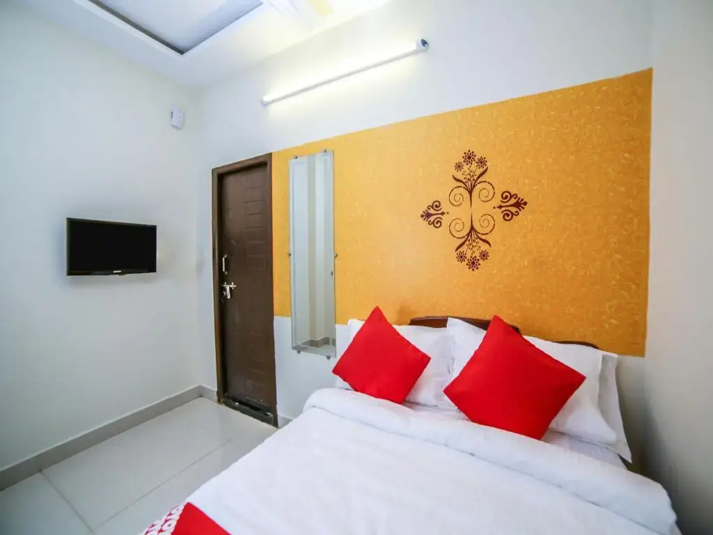 Kartikeya Grande By OYO Rooms