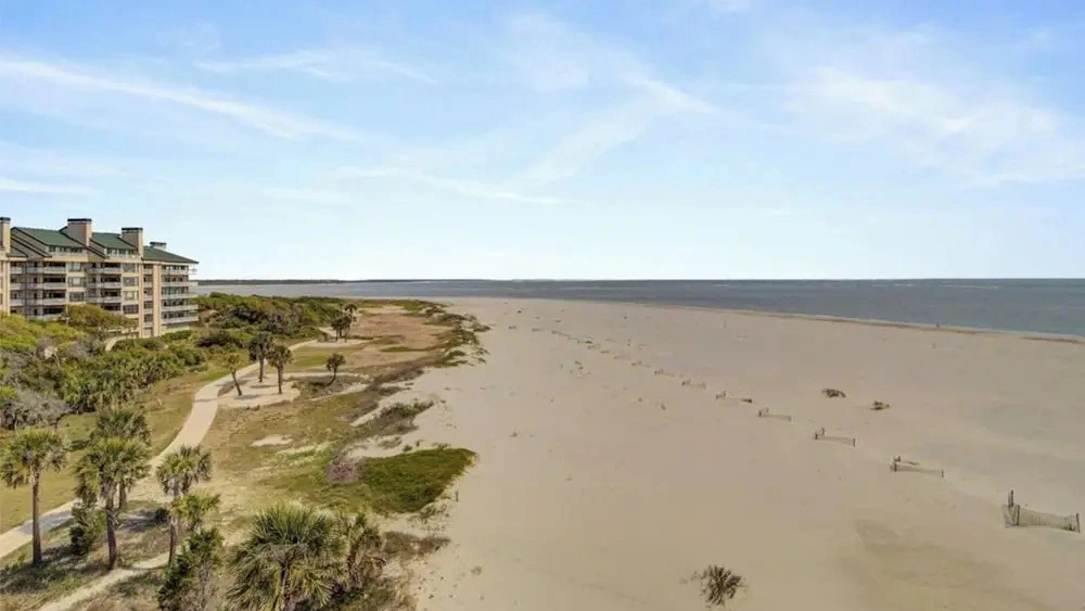1405 Ocean Club by Avantstay Oceanfront Home w/ Shared Pool