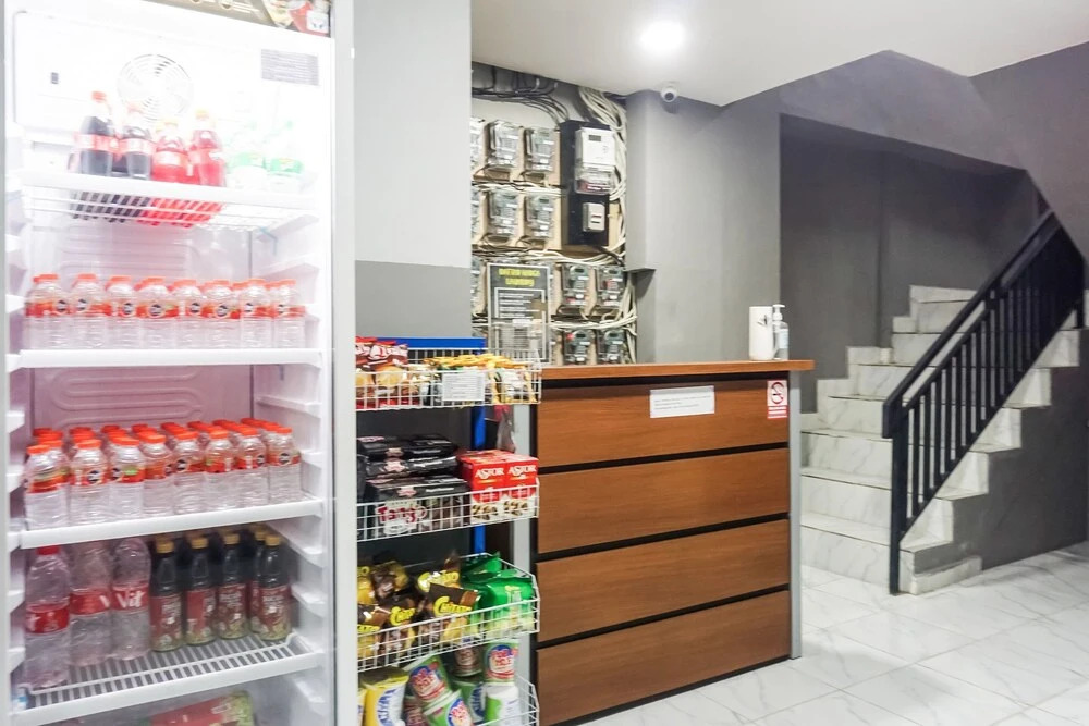 Collection O 91131 New V1 Hotel Near Stasiun Mangga Besar