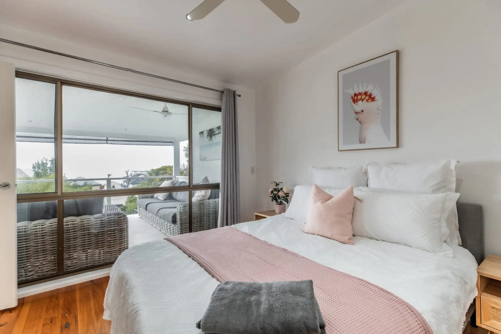 Oceanview Family Beach House with Sauna