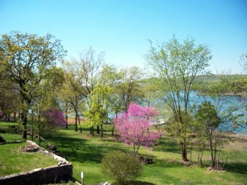 Lakeshore Bed & Breakfast