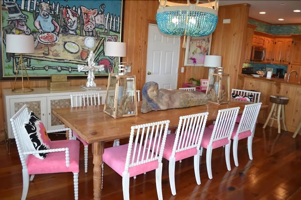 Fins to the Right - 6 Br Home