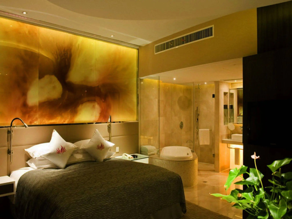 Hangzhou E M Grand Hotel