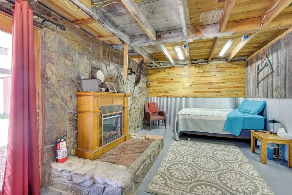 Lead Hideaway w/ Fireplace, Grill & New Deck!